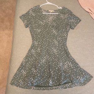 Green Short Sleeve Floral Dress